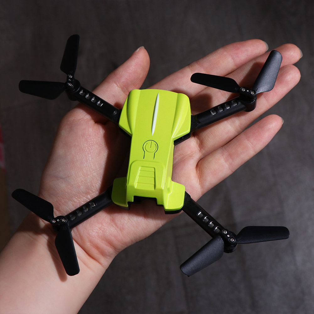 RCヘリコプター ABSリモコン飛行機おもちゃ 空撮 四軸  - Balance Charger Rc のレビューと価格