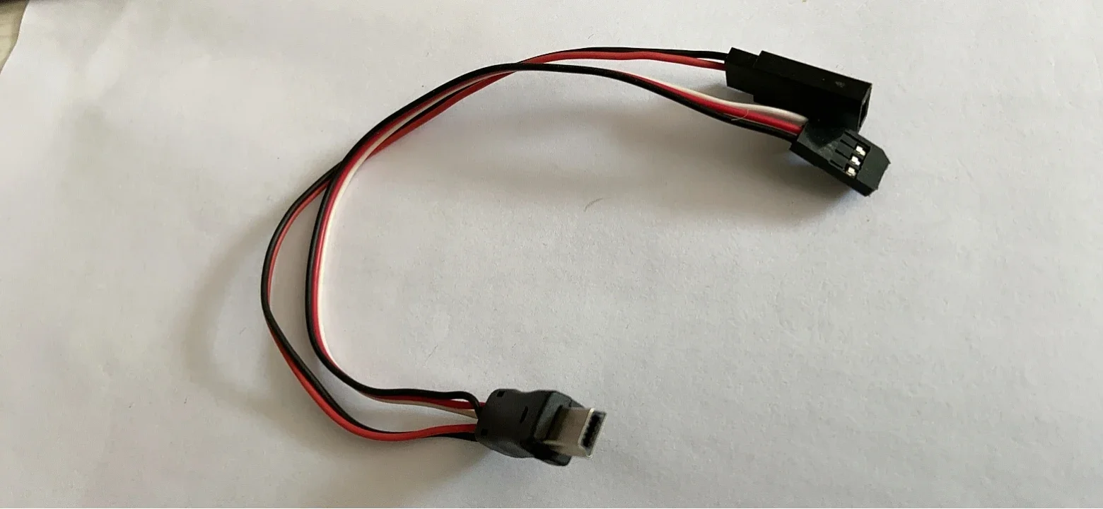 FPV AVミニUSB出力ケーブル電源（JR Futabaサ - Runcam Camera のレビューと価格